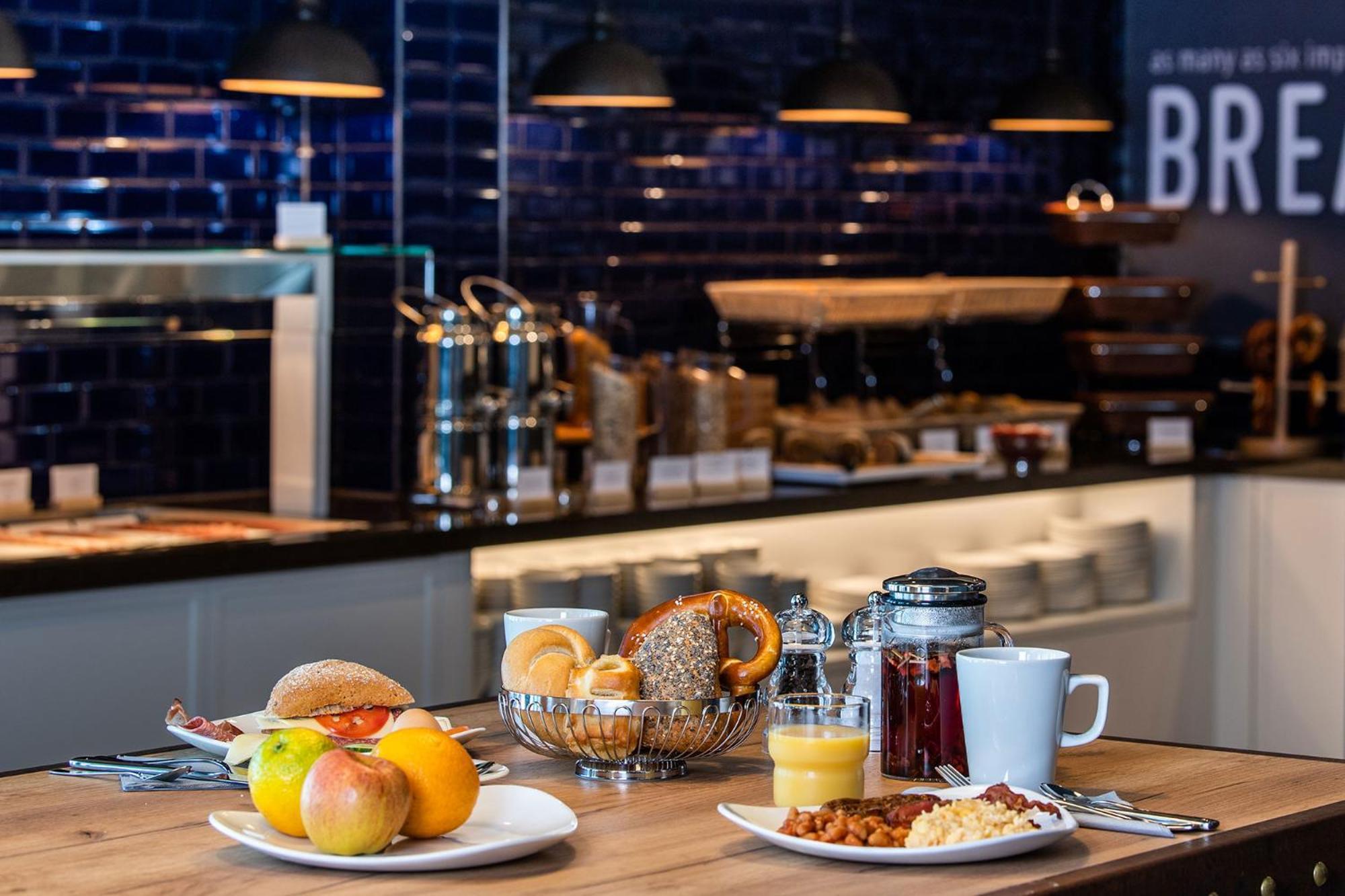 Premier Inn Luebeck City Centre Ngoại thất bức ảnh